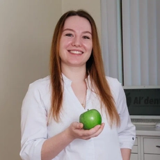 Деньгина Екатерина Евгеньевна, стоматолог-терапевт