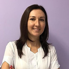 Бондарь Елена Сергеевна, стоматолог-терапевт