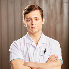 Нигаматьянов Эдуард Радикович, стоматолог-хирург