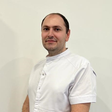 Петикян Карен Самвелович, стоматолог-хирург