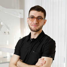 Иландаев Ризван Умарович, стоматолог-терапевт