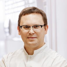 Кода Олег Владимирович, стоматолог-терапевт