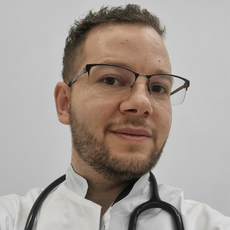 Догги Халил, педиатр