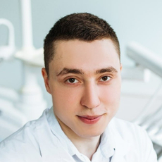 Денхаев Ильяс Мовладович, стоматолог-терапевт