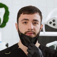 Аванесов Михаил Артунович, стоматолог-терапевт