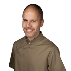 Халатов Евгений Арсенович, стоматолог-терапевт