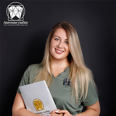 Красильникова Елена Дмитриевна, стоматолог-терапевт