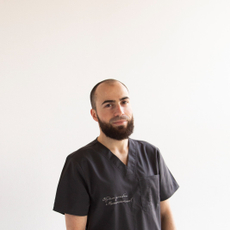 Асоян Айк Эдикович, стоматолог-хирург