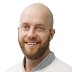 Селивестров Артем Михайлович, стоматолог-терапевт