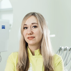 Елисеева Арина Викторовна, стоматолог-терапевт