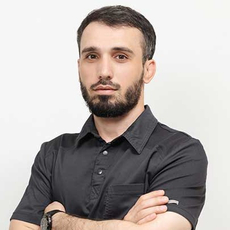 Магомедов Уллубий Казбекович, стоматолог-хирург