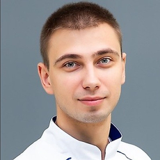Токарский Евгений Викторович, стоматолог-терапевт