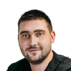 Михайлов Никита Олегович, стоматолог-терапевт