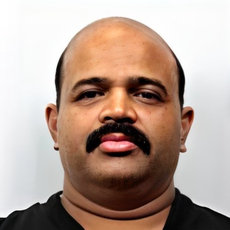 Кумар Хариш, массажист