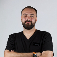 Хачатуров Анри Эдуардович, стоматолог-хирург
