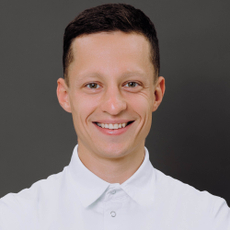 Тишков Артем Андреевич, стоматолог-терапевт