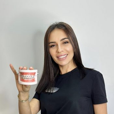 Хачикян Зара Романовна, стоматолог-терапевт