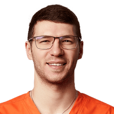 Неустроев Сергей Олегович, стоматолог-хирург