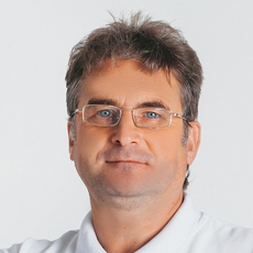 Дамаев Ренат Фаритович, стоматолог-хирург