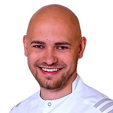 Логинов Роман Сергеевич, стоматолог-терапевт
