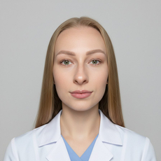 Петрова Алена Евгеньевна, офтальмолог