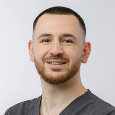 Кискин Дмитрий Сергеевич, стоматолог-терапевт