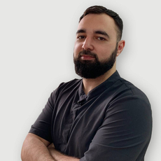 Ганапиев Анвар Кариханович, стоматолог-терапевт