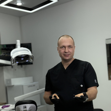 Савенко Вадим Сергеевич, стоматолог-ортопед