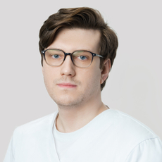 Глущенко Артем Викторович, стоматолог-хирург