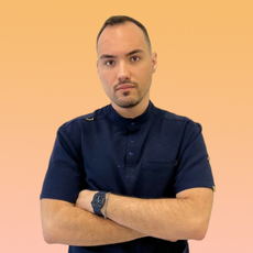 Чиканчи Максим Владимирович, стоматолог-терапевт