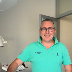 Виноградов Алексей Владимирович, стоматолог-терапевт