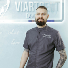 Лаврентьев Максим Иванович, стоматолог-хирург