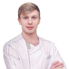 Сосновский Роман Олегович, стоматолог-хирург