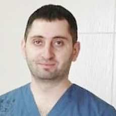 Бадасян Арен Нерсесович, стоматолог-терапевт