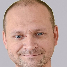 Кузьмичев Роман Владимирович, мануальный терапевт