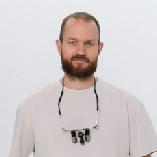 Новиков Вадим Сергеевич, стоматолог-хирург