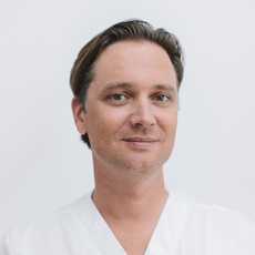 Буянов Михаил Аркадьевич, стоматолог-терапевт