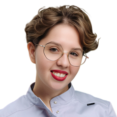 Назарова Наталья Олеговна, стоматолог-терапевт