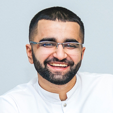 Гайдаров Адам Валехович, стоматолог-терапевт