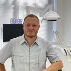 Щеглов Илья Владимирович, стоматолог-хирург