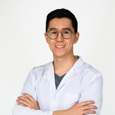 Колмаков Айдар Алексеевич, уролог