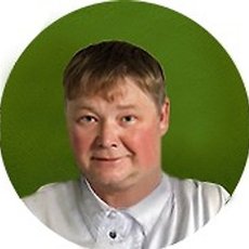 Новиков Олег Аркадьевич, стоматолог-терапевт