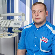 Ясиновский Илья Андреевич, стоматолог-терапевт