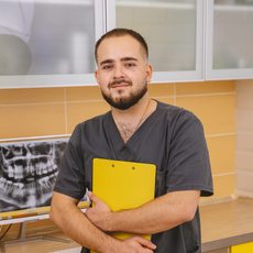 Лихих Яков Владимирович, стоматолог-терапевт