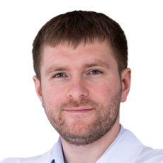 Шмаков Артем Михайлович, стоматолог-хирург