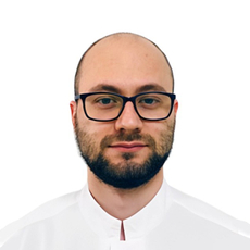 Плотников Артем Дмитриевич, стоматолог-хирург