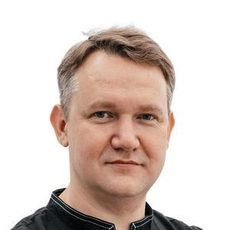 Васильев Михаил Викторович, стоматолог-хирург