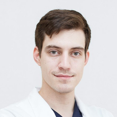 Гусаров Артем Максимович, стоматолог-хирург