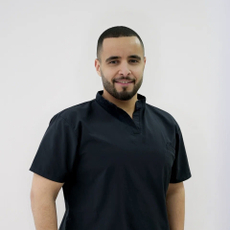 Хафз Ахмед, стоматолог-хирург