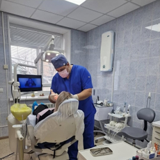 Зайцев Денис Петрович, стоматолог-хирург